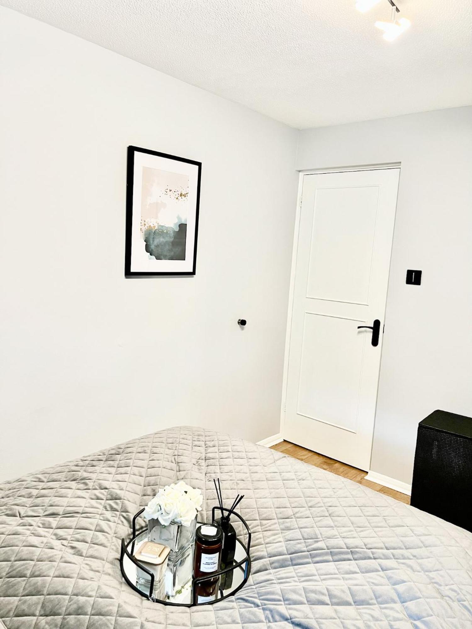 Beautiful Apartment In Beckton With Private Entrance And Garden London Ngoại thất bức ảnh