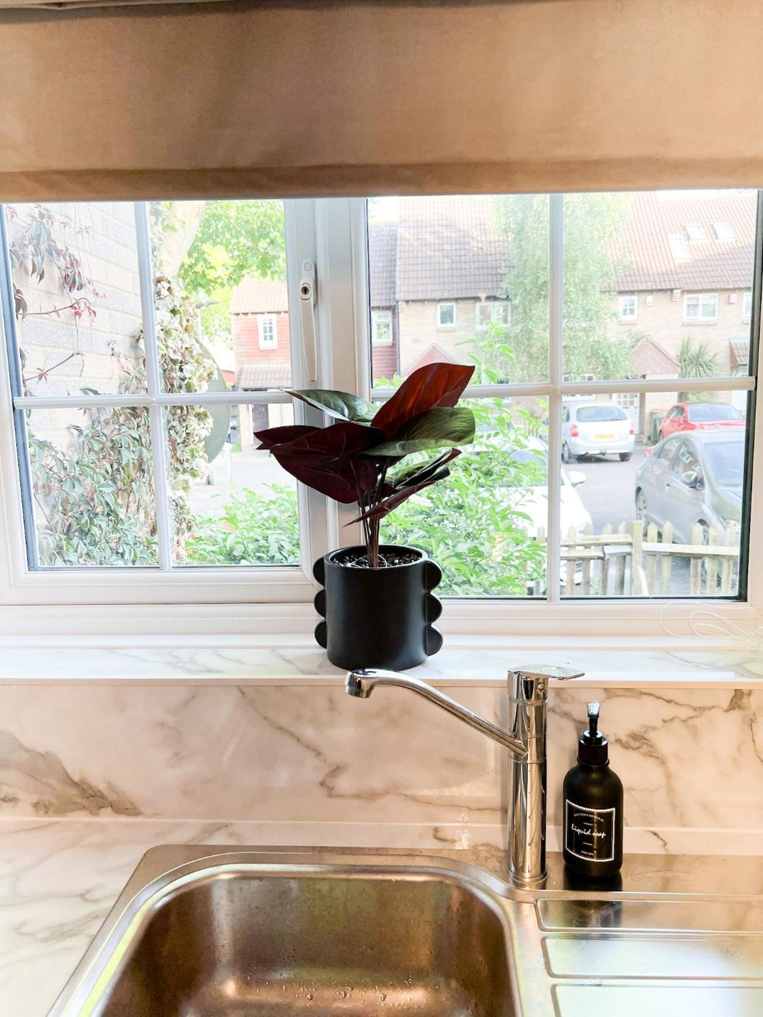 Beautiful Apartment In Beckton With Private Entrance And Garden London Ngoại thất bức ảnh